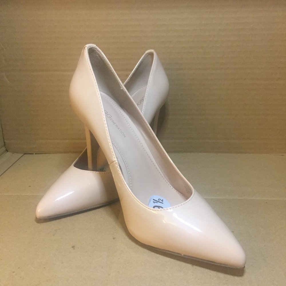 BCBGeneration Women's Heidi Leather Pump**NEW**